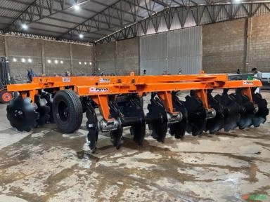 GRADE ARADORA SUPER PESADA CONTROLE REMOTO 20X36´´X450mm Imagem GRADE ARADORA SUPER PESADA CONTROLE REMOTO 20X36´´X450mm