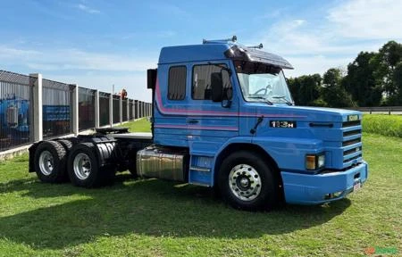 Caminhão Scania T113H 6X2 Topline