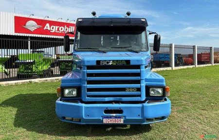 Caminhão Scania T113H 6X2 Topline