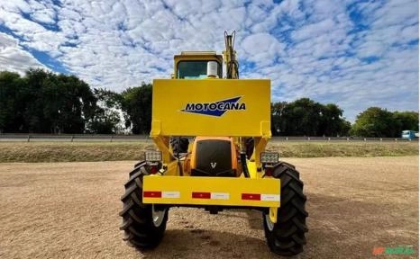 Imagem Carregadeira Motocana Valtra Bm 100 4X4 Ano 2009 Com 7894 Horas - Revisada Imagem Carregadeira Motocana Valtra Bm 100 4X4 Ano 2009 Com 7894 Horas - Revisada
