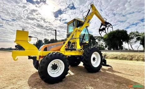 Imagem Carregadeira Motocana Valtra Bm 100 4X4 Ano 2009 Com 7894 Horas - Revisada Imagem Carregadeira Motocana Valtra Bm 100 4X4 Ano 2009 Com 7894 Horas - Revisada
