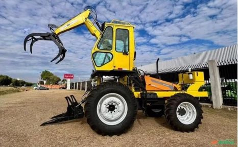 Imagem Carregadeira Motocana Valtra Bm 100 4X4 Ano 2009 Com 7894 Horas - Revisada Imagem Carregadeira Motocana Valtra Bm 100 4X4 Ano 2009 Com 7894 Horas - Revisada