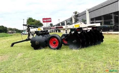 Grade Aradora Intermediaria Cri 14 X 28 X 270 Mm X 6,00 Mm Com Mancal A Oleo 2024 - Baldan Imagem Grade Aradora Intermediaria Cri 14 X 28 X 270 Mm X 6,00 Mm Com Mancal A Oleo 2024 - Baldan