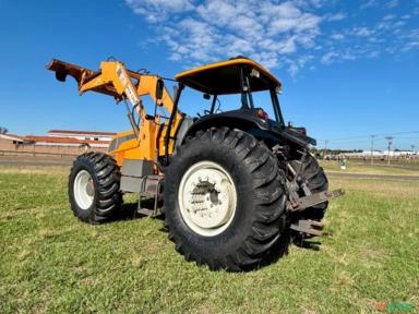Imagem Trator Valtra Bh 180 4X4 c/ 3709 Horas c/ conjunto lamina e concha Tatu Imagem Trator Valtra Bh 180 4X4 c/ 3709 Horas c/ conjunto lamina e concha Tatu