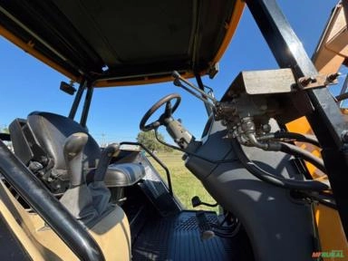 Imagem Trator Valtra Bh 180 4X4 c/ 3709 Horas c/ conjunto lamina e concha Tatu Imagem Trator Valtra Bh 180 4X4 c/ 3709 Horas c/ conjunto lamina e concha Tatu