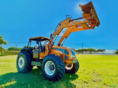 Imagem Trator Valtra Bh 180 4X4 c/ 3709 Horas c/ conjunto lamina e concha Tatu Imagem Trator Valtra Bh 180 4X4 c/ 3709 Horas c/ conjunto lamina e concha Tatu
