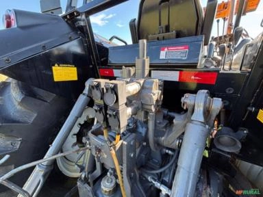 Imagem Trator Valtra Bh 180 4X4 c/ 3709 Horas c/ conjunto lamina e concha Tatu Imagem Trator Valtra Bh 180 4X4 c/ 3709 Horas c/ conjunto lamina e concha Tatu