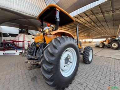 Imagem Trator VALTRA A750 4x4 ano 2017 com 2.750 horas c/  REDUTOR de Velocidade. Imagem Trator VALTRA A750 4x4 ano 2017 com 2.750 horas c/  REDUTOR de Velocidade.