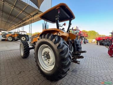 Imagem Trator VALTRA A750 4x4 ano 2017 com 2.750 horas c/  REDUTOR de Velocidade. Imagem Trator VALTRA A750 4x4 ano 2017 com 2.750 horas c/  REDUTOR de Velocidade.