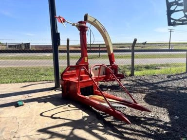 Colhedora De Forragens Nogueira Pecus 9004 C/Roda Apoio Imagem Colhedora De Forragens Nogueira Pecus 9004 C/Roda Apoio