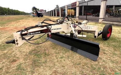 Plaina Niveladora De Arrasto Pna 3000 Com Eletro Valvula E Pneus - Baldan Imagem Plaina Niveladora De Arrasto Pna 3000 Com Eletro Valvula E Pneus - Baldan