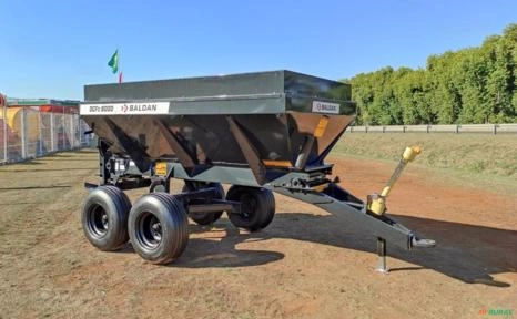 Distribuidor De Calcario E Fertilizantes Dcfc 8000 Com Correia Roda 11X15 - Baldan Novo Imagem Distribuidor De Calcario E Fertilizantes Dcfc 8000 Com Correia Roda 11X15 - Baldan Novo