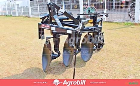 Arado Fixo De 3 Discos Liso 28"X6,00Mm Com Cubos Graxa Imagem Arado Fixo De 3 Discos Liso 28"X6,00Mm Com Cubos Graxa