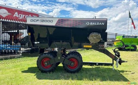 Distribuidor De Calcario E Fertilizante Dcf 12000 Kg Taxa Variavel Rodado Tandem Com Gps - Baldan Imagem Distribuidor De Calcario E Fertilizante Dcf 12000 Kg Taxa Variavel Rodado Tandem Com Gps - Baldan