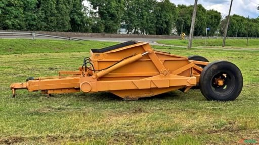 Scraper / Raspadeira Agrícola Controle Remoto com Rodas Traseiras - Usada Imagem Scraper / Raspadeira Agrícola Controle Remoto com Rodas Traseiras - Usada