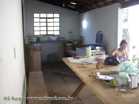 Vendo chácara com 1800m² em Porangaba-SP