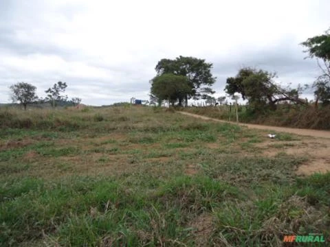 Chácara 1.700m² perto da cachoeira  em Bonfim - MG