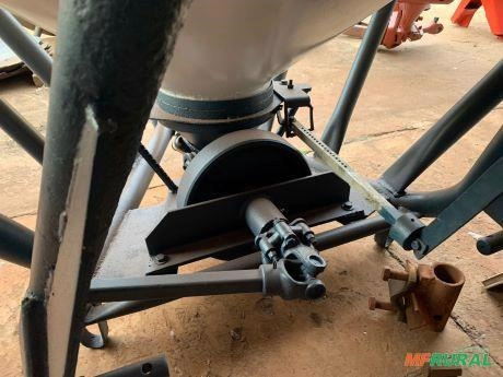 Imagem Calacareadeira/adubadeira marca Vicon de 1.200 kgs Imagem Calacareadeira/adubadeira marca Vicon de 1.200 kgs