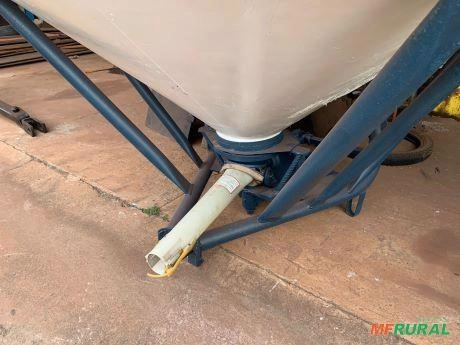 Imagem Calacareadeira/adubadeira marca Vicon de 1.200 kgs Imagem Calacareadeira/adubadeira marca Vicon de 1.200 kgs