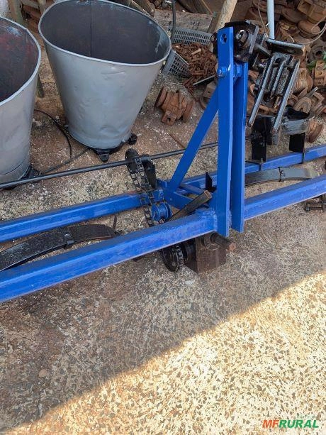 Imagem Cultivador adubador de cereais marca Jumil Imagem Cultivador adubador de cereais marca Jumil