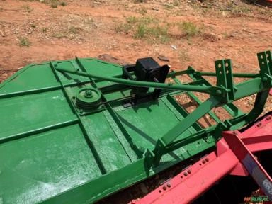 Roçadeira lateral marca Kamaq de 1,7 m Imagem Roçadeira lateral marca Kamaq de 1,7 m