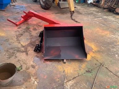 Concha traseira para trator marca Piccin Imagem Concha traseira para trator marca Piccin