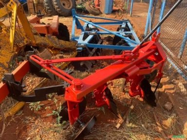 Imagem Arado marca Lavrale de 2 discos para tratores Agrale Imagem Arado marca Lavrale de 2 discos para tratores Agrale