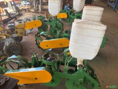 Plantadeira Tatú Marchesan T2S 4 linhas Imagem Plantadeira Tatú Marchesan T2S 4 linhas