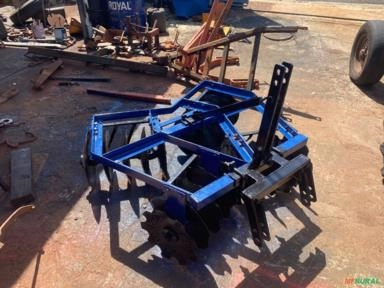 Grade niveladora de 20 discos para trator Agrale Imagem Grade niveladora de 20 discos para trator Agrale