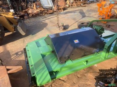 Roçadeira Lateral Tatu Marchesan 2,6 m v Imagem Roçadeira Lateral Tatu Marchesan 2,6 m v