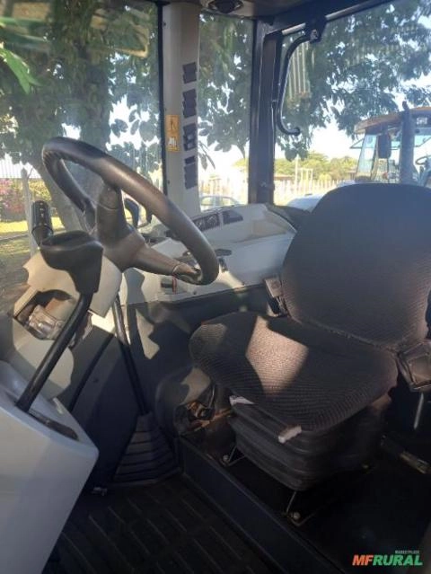 Imagem TRATOR VALTRA A84S 4X4 CABINE Imagem TRATOR VALTRA A84S 4X4 CABINE