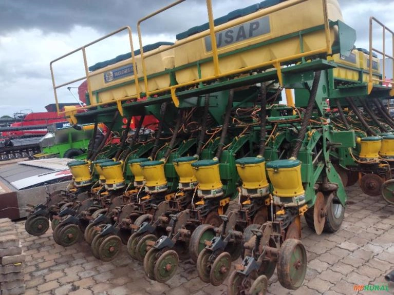 PLANTADEIRA TATU MARCHESAN USAP 2015 com kit de Inoculante Imagem PLANTADEIRA TATU MARCHESAN USAP 2015 com kit de Inoculante