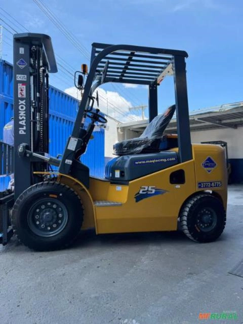 Empilhadeira 2.5T-Plasnox Imagem Empilhadeira 2.5T-Plasnox