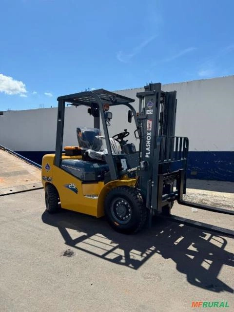 Imagem EMPILHADEIRA DIESEL | PLASNOX | 2.5T | TORRE 3MTS Imagem EMPILHADEIRA DIESEL | PLASNOX | 2.5T | TORRE 3MTS