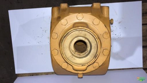 CARCAÇA CENTRAL DO EIXO TRASEIRO DA PÁ CARREGADEIRA Imagem CARCAÇA CENTRAL DO EIXO TRASEIRO DA PÁ CARREGADEIRA