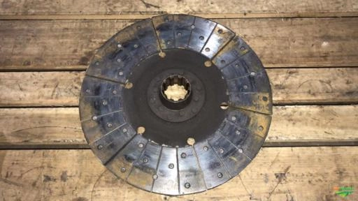 DISCO DA EMBREAGEM MOTONIVELADORA Imagem DISCO DA EMBREAGEM MOTONIVELADORA