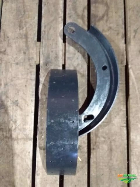 PATIM DE FREIO DA PÁ CARREGADEIRA CASE/MICHIGAN Imagem PATIM DE FREIO DA PÁ CARREGADEIRA CASE/MICHIGAN