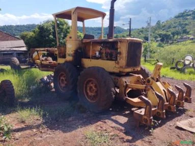 MOTONIVELADORA CATERPILLAR