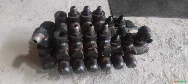 COMANDO HIDRAULICO DA RETROESCAVADEIRA MASSEY FERGUSON Imagem COMANDO HIDRAULICO DA RETROESCAVADEIRA MASSEY FERGUSON