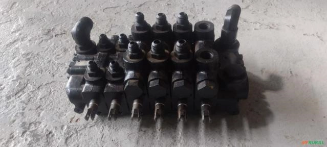 Imagem COMANDO HIDRAULICO DA RETROESCAVADEIRA MASSEY FERGUSON Imagem COMANDO HIDRAULICO DA RETROESCAVADEIRA MASSEY FERGUSON