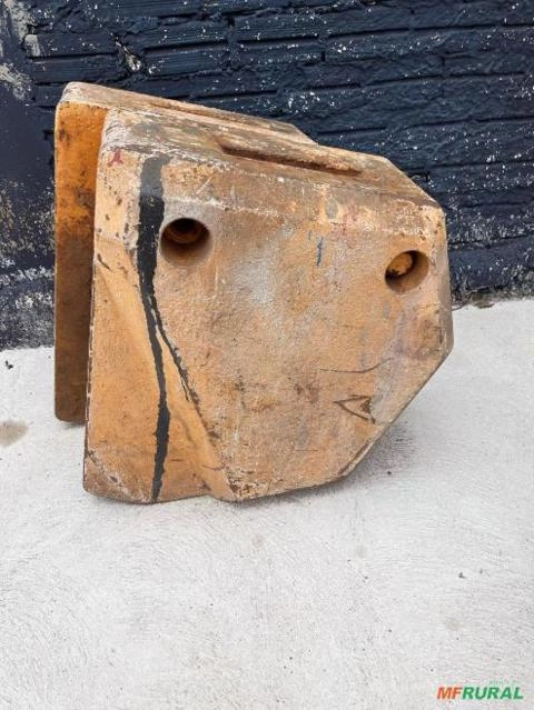 Imagem CONTRA PESO ORIGINAL DA PÁ CARREGADEIRA CASE Imagem CONTRA PESO ORIGINAL DA PÁ CARREGADEIRA CASE