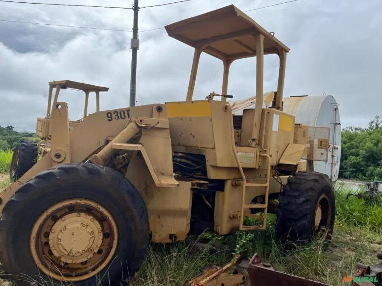 PÁ CARREGADEIRA CATERPILLAR