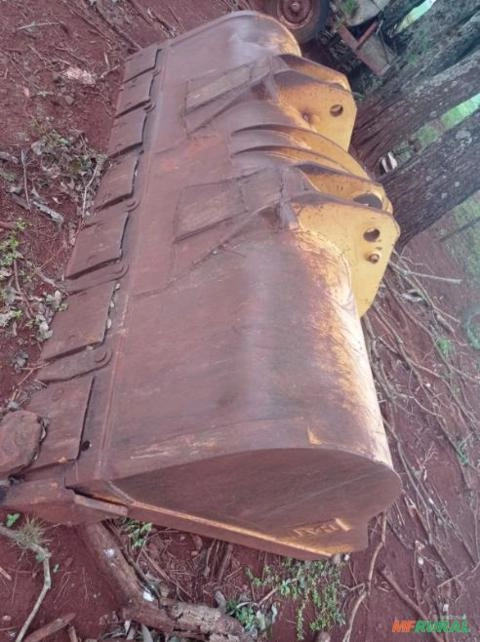 CONCHA ORIGINAL DA PÁ CARREGADEIRA CATERPILLAR Imagem CONCHA ORIGINAL DA PÁ CARREGADEIRA CATERPILLAR