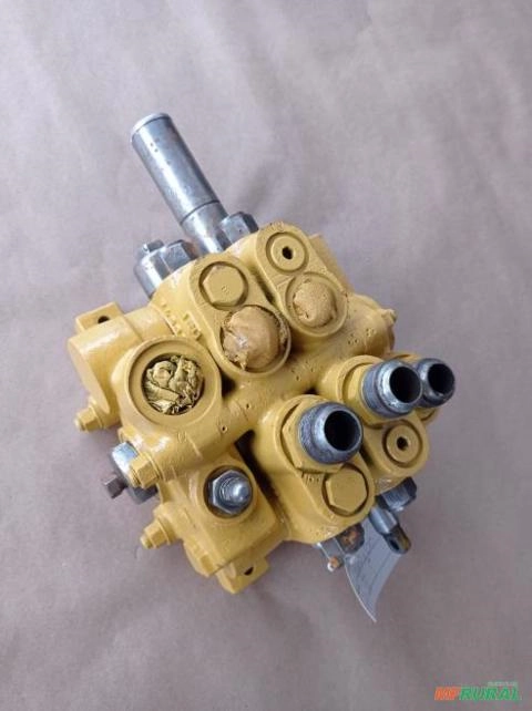 COMANDO HIDRÁULICO ORIGINAL DA PÁ CARREGADEIRA MICHIGAN 75 III MARCA ERMETO Imagem COMANDO HIDRÁULICO ORIGINAL DA PÁ CARREGADEIRA MICHIGAN 75 III MARCA ERMETO