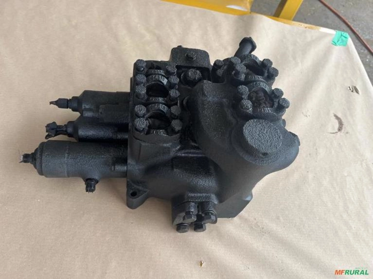 COMANDO HIDRÁULICO ORIGINAL DE PÁ CARREGADEIRA MICHIGAN MODELO 55C Imagem COMANDO HIDRÁULICO ORIGINAL DE PÁ CARREGADEIRA MICHIGAN MODELO 55C