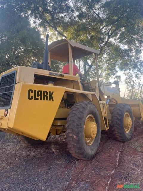 PÁ CARREGADEIRA MICHIGAN Imagem PÁ CARREGADEIRA MICHIGAN