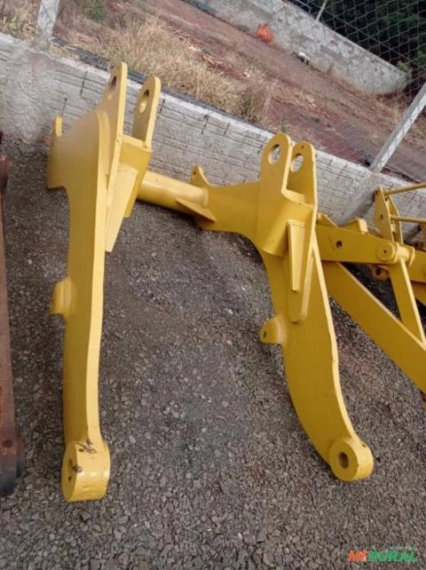 BRACO FRONTAL DA PA CARREGADEIRA MICHIGAN 75 lll Imagem BRACO FRONTAL DA PA CARREGADEIRA MICHIGAN 75 lll