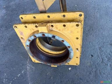 MANCAL PARA MOTONIVELADORA 120 B 12 E 140 B Imagem MANCAL PARA MOTONIVELADORA 120 B 12 E 140 B