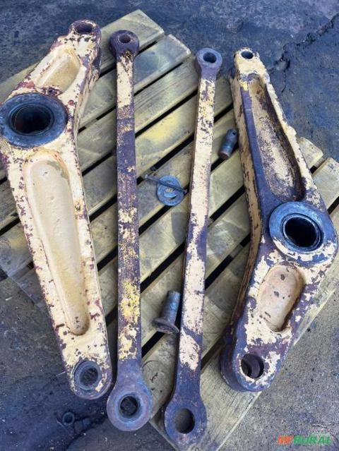 BRACO PARA PA CARREGADEIRA MICHIGAN 75 III Imagem BRACO PARA PA CARREGADEIRA MICHIGAN 75 III