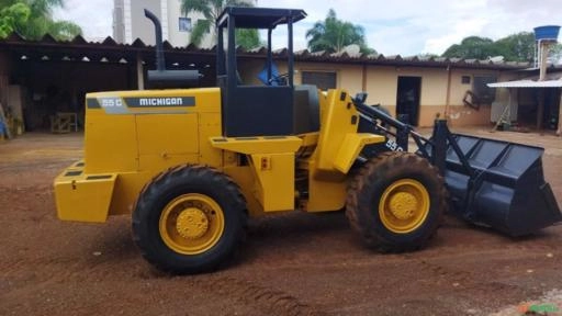 PA CARREGADEIRA MICHIGAN MODELO 55 C ANO 1991 Imagem PA CARREGADEIRA MICHIGAN MODELO 55 C ANO 1991